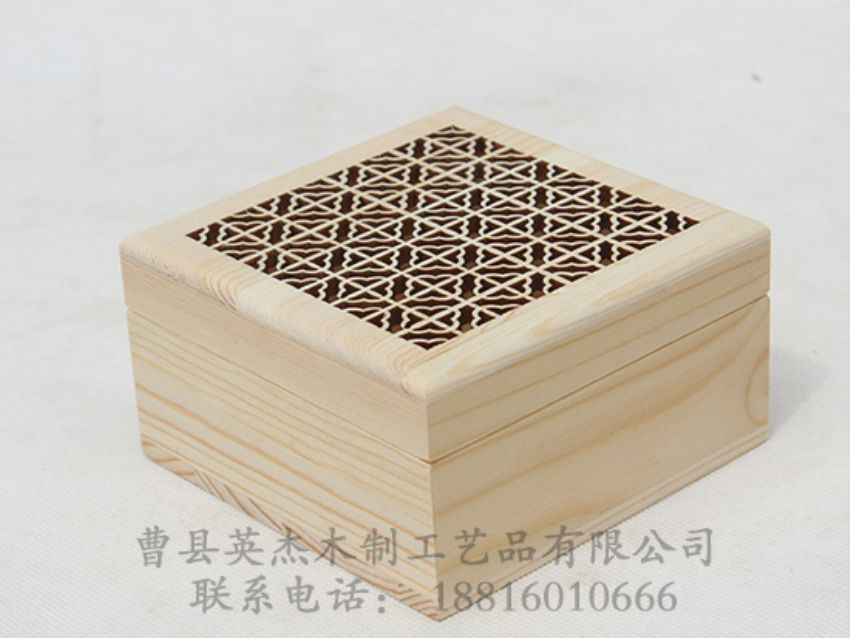 點擊查看詳細(xì)信息<br>標(biāo)題：鏤空雕刻松木盒 閱讀次數(shù)：1329