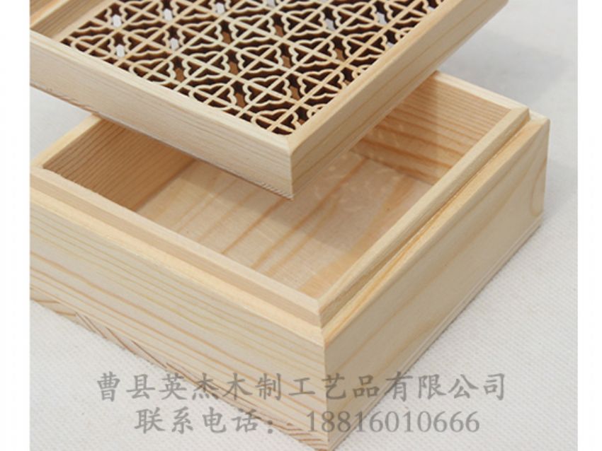 點擊查看詳細(xì)信息<br>標(biāo)題：鏤空雕刻松木盒 閱讀次數(shù)：1244