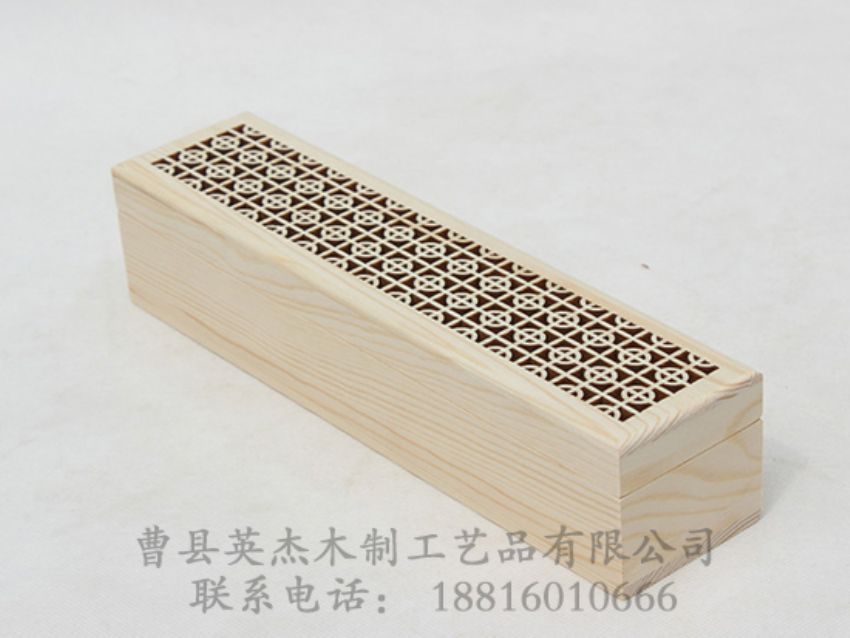 點(diǎn)擊查看詳細(xì)信息<br>標(biāo)題：松木鏤空高檔木盒 閱讀次數(shù)：1779