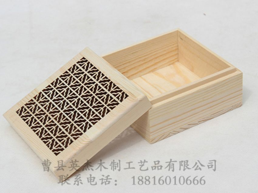 點(diǎn)擊查看詳細(xì)信息<br>標(biāo)題：松木鏤空高檔木盒 閱讀次數(shù)：2865