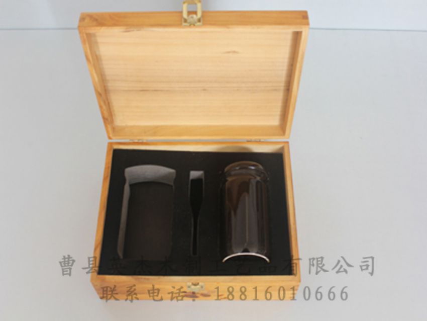 點(diǎn)擊查看詳細(xì)信息<br>標(biāo)題：竹木茶葉盒 閱讀次數(shù)：1173