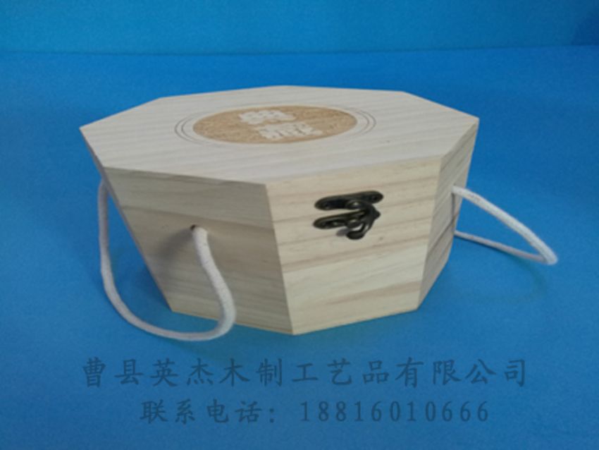 點(diǎn)擊查看詳細(xì)信息<br>標(biāo)題：竹木茶葉盒 閱讀次數(shù)：1286