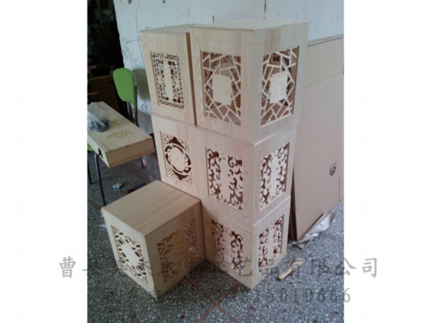 點擊查看詳細信息<br>標題：木制白酒盒 閱讀次數(shù)：1601