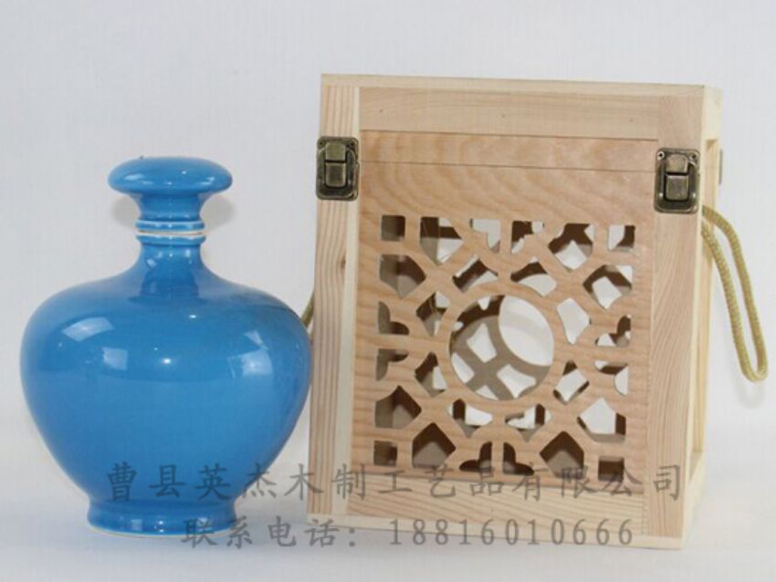 點擊查看詳細信息<br>標題：木制白酒盒 閱讀次數(shù)：1546