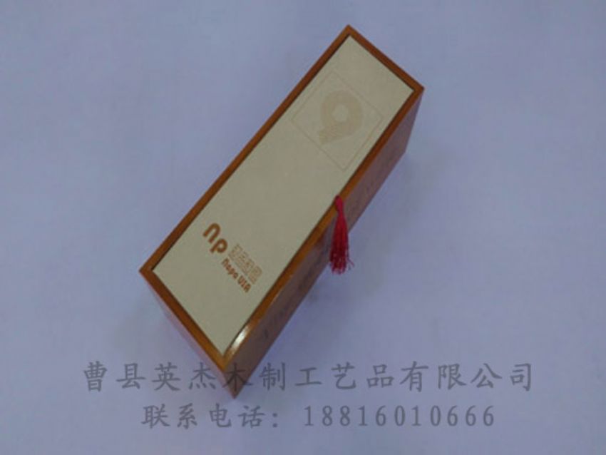 點擊查看詳細信息<br>標(biāo)題：木制紅酒盒 閱讀次數(shù)：1025