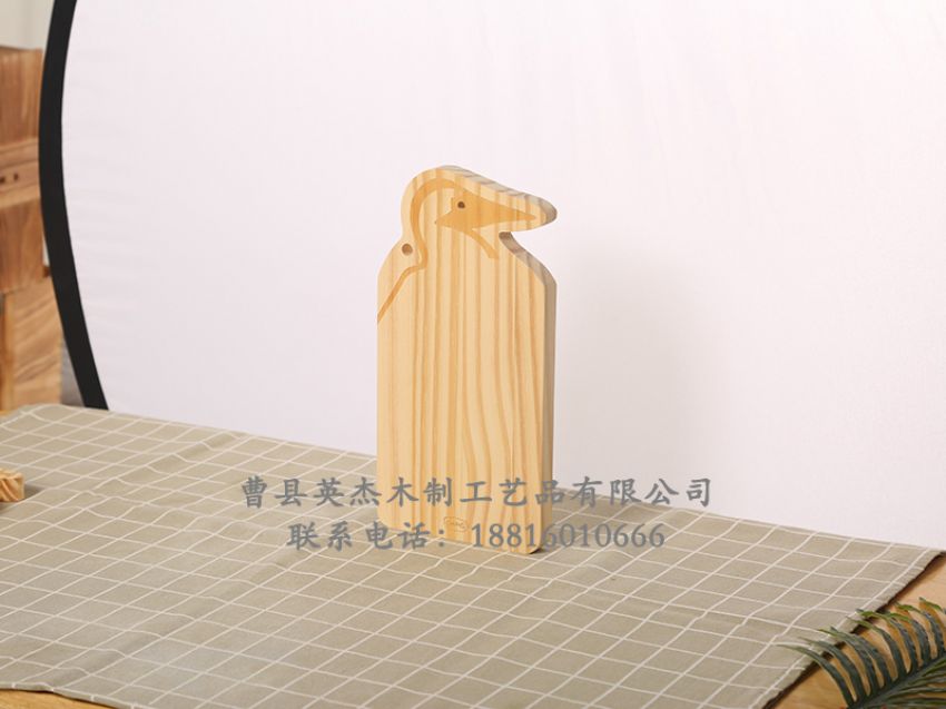 點(diǎn)擊查看詳細(xì)信息<br>標(biāo)題：松木菜板 閱讀次數(shù)：718